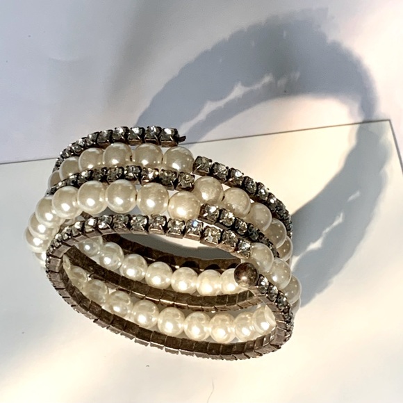 🐝 Bundle🐝 NWOT 2 Faux Pearl & Rhinestone Stretch & Wrap Bracelets - Picture 10 of 13
